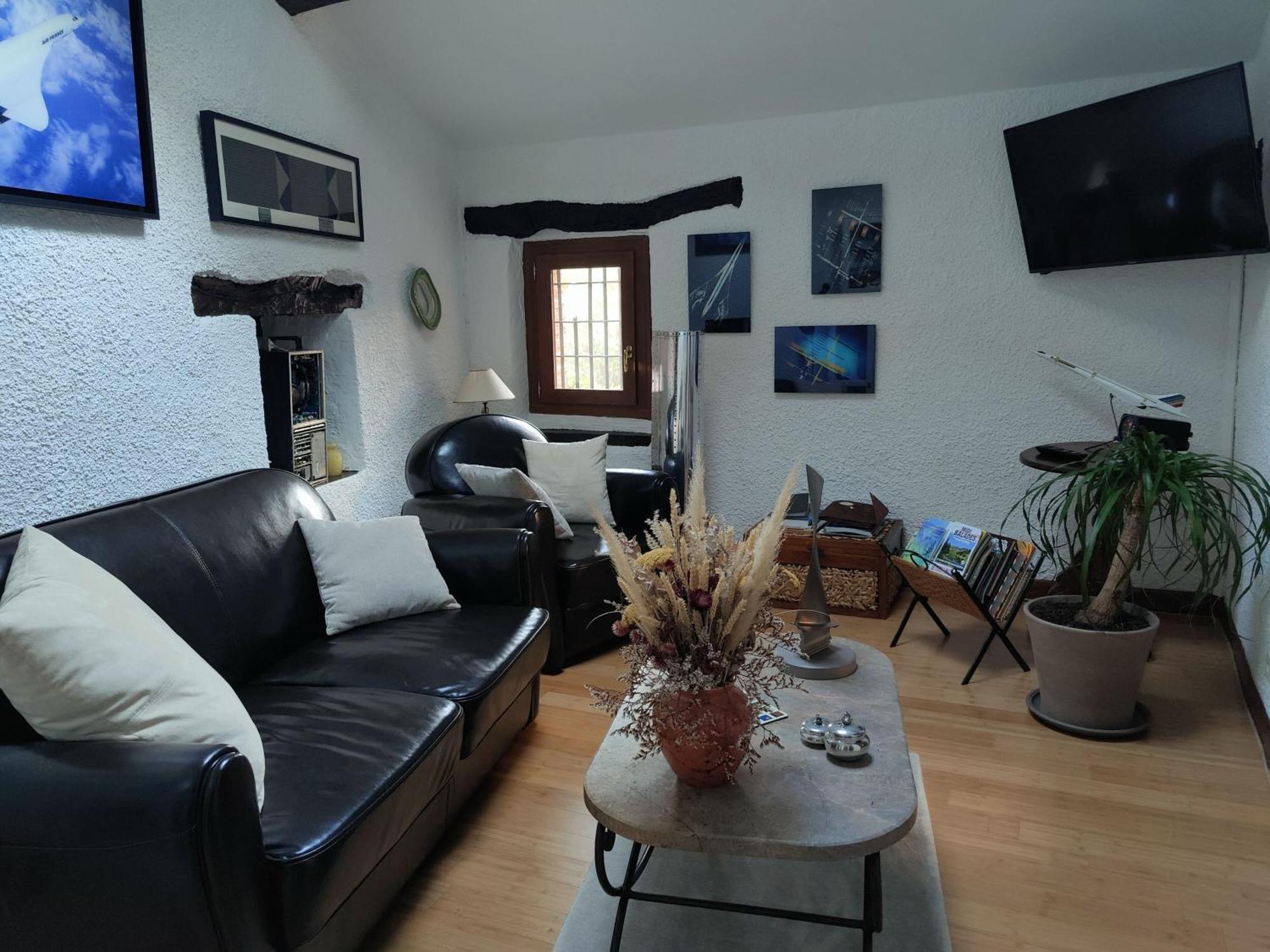 Mas Peu Del Causse Bed & Breakfast Thuir Exterior photo